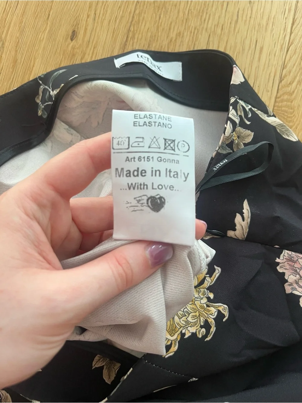 Tenax Made In Italy Black Floral Scalloped Hem Midi Skirt